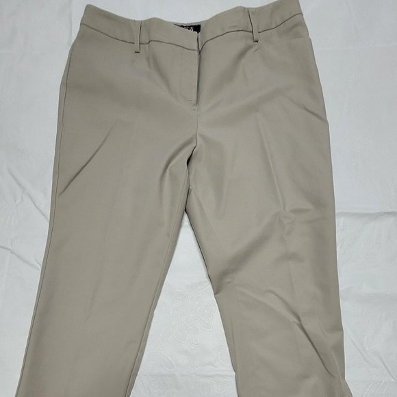 Apartment 9 Modern Fit Cropped dress pants, Size 12. - Picture 4 of 6